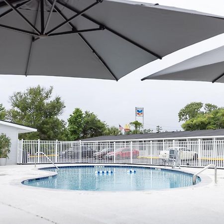 Golden Isles Inn & Suites 브런즈윅 외부 사진