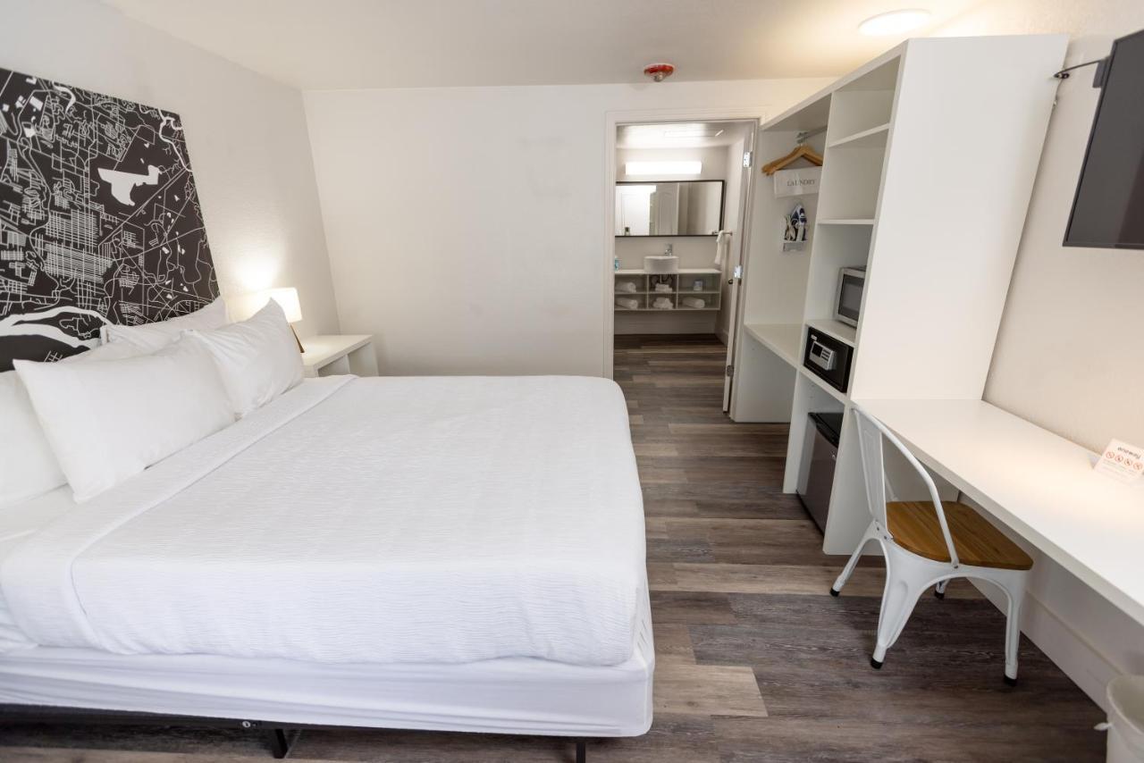Golden Isles Inn & Suites 브런즈윅 외부 사진