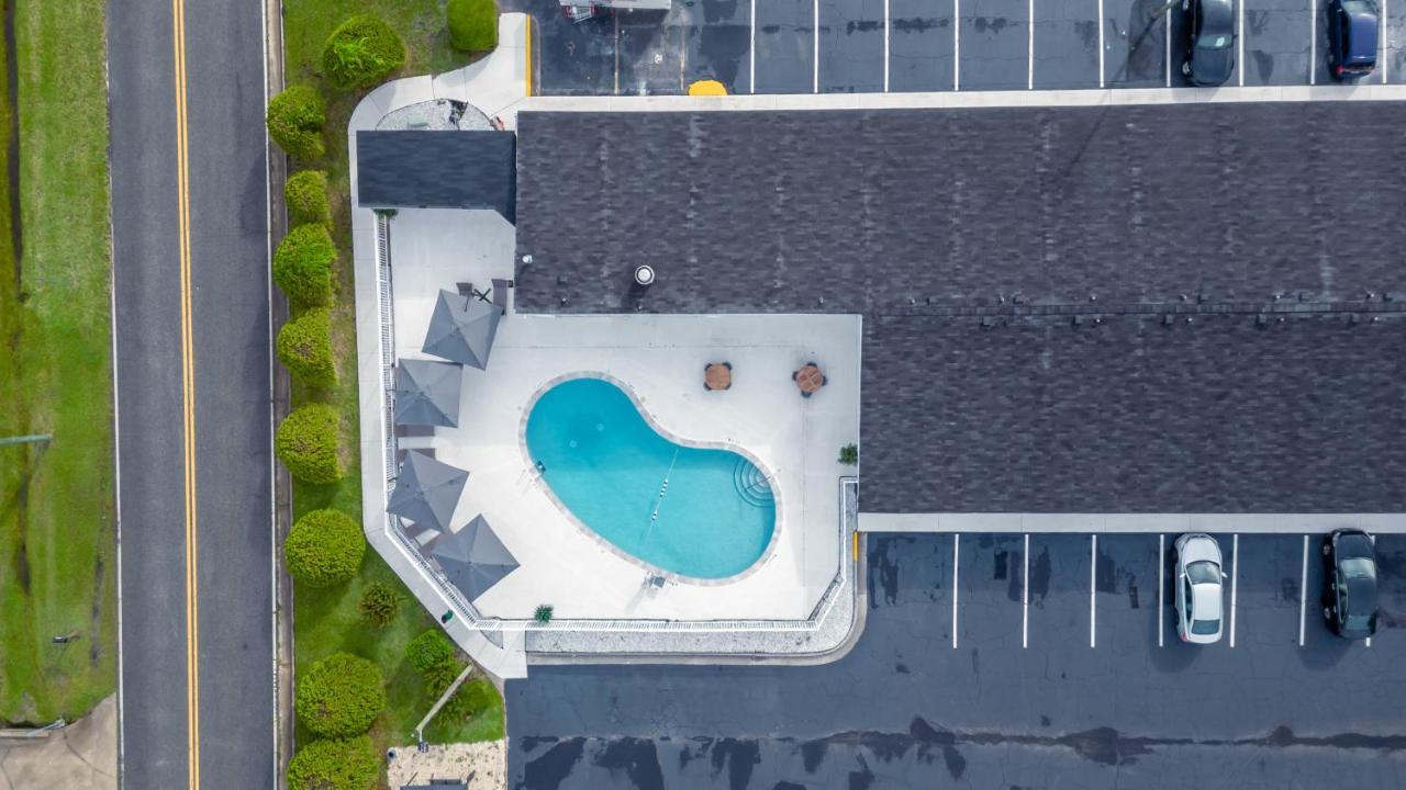 Golden Isles Inn & Suites 브런즈윅 외부 사진
