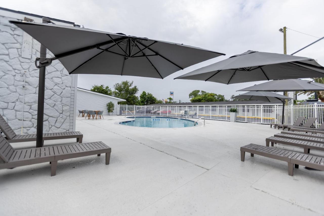 Golden Isles Inn & Suites 브런즈윅 외부 사진