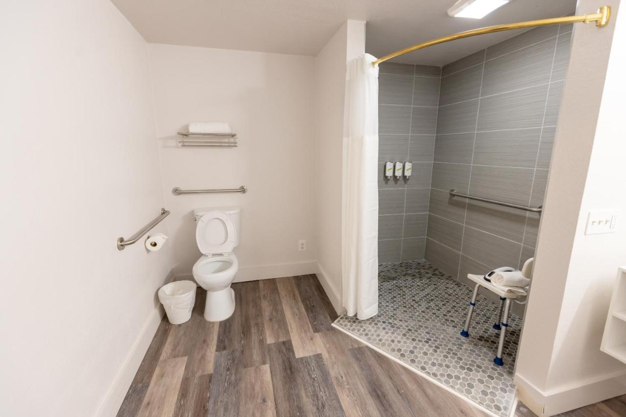 Golden Isles Inn & Suites 브런즈윅 외부 사진