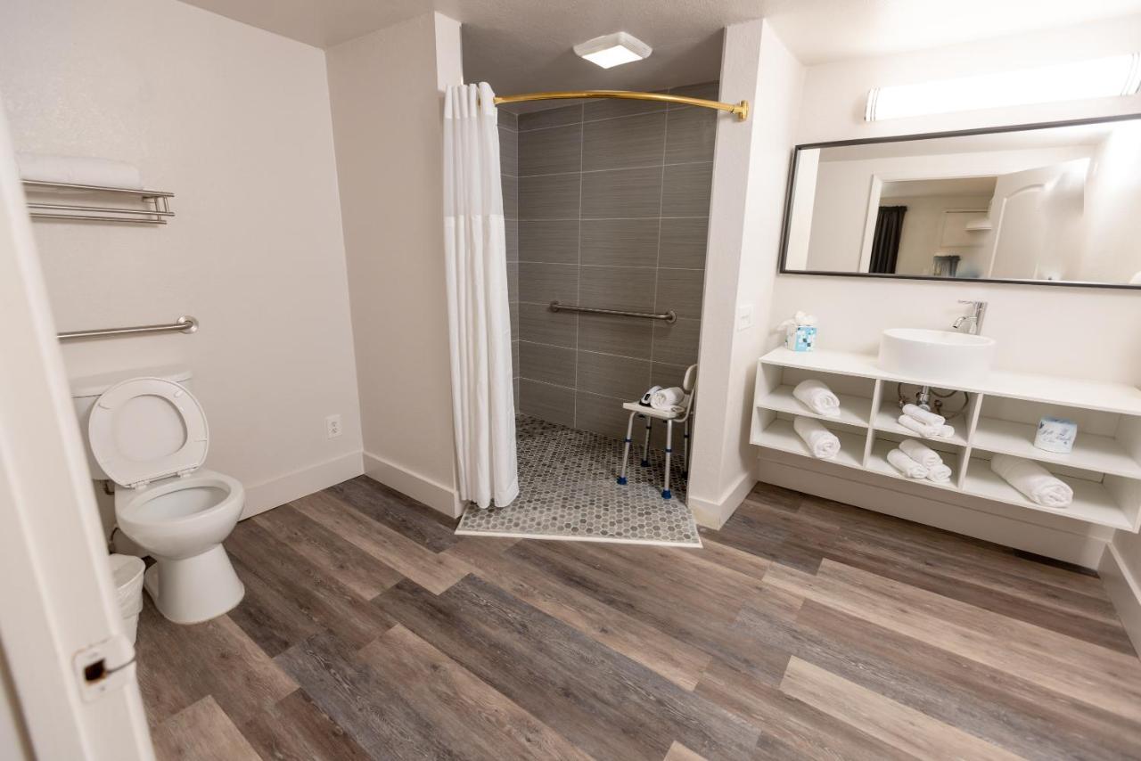 Golden Isles Inn & Suites 브런즈윅 외부 사진
