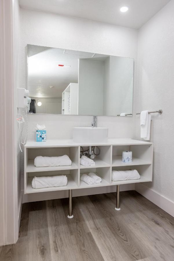 Golden Isles Inn & Suites 브런즈윅 외부 사진