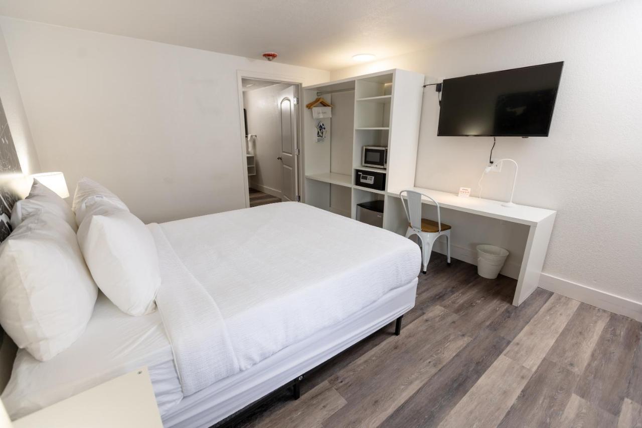 Golden Isles Inn & Suites 브런즈윅 외부 사진