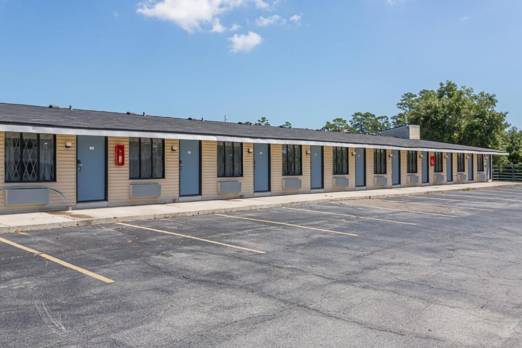 Golden Isles Inn & Suites 브런즈윅 외부 사진